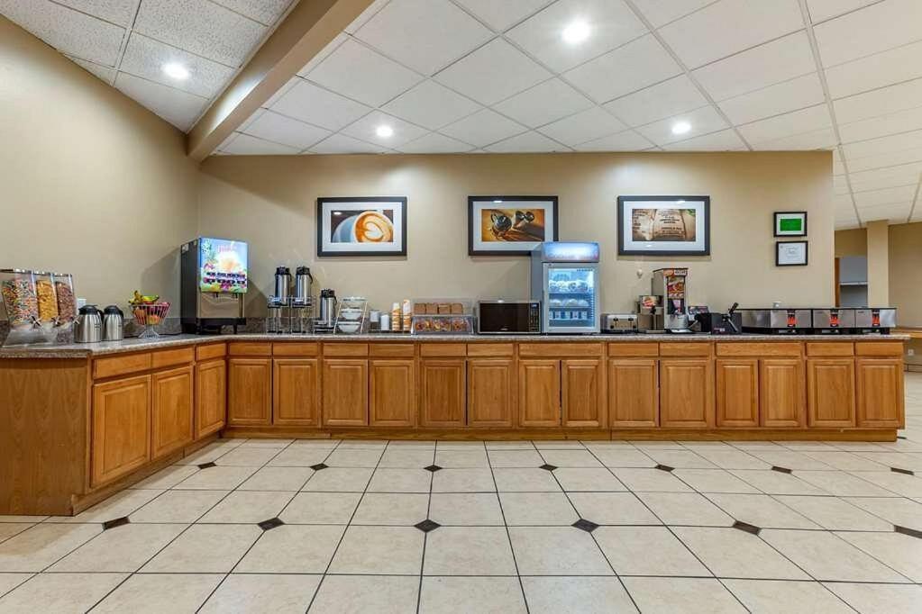 Clarion Inn & Suites, Roswell Zewnętrze zdjęcie