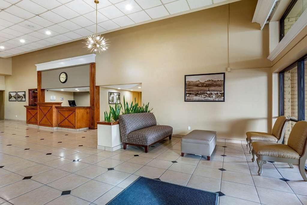 Clarion Inn & Suites, Roswell Zewnętrze zdjęcie