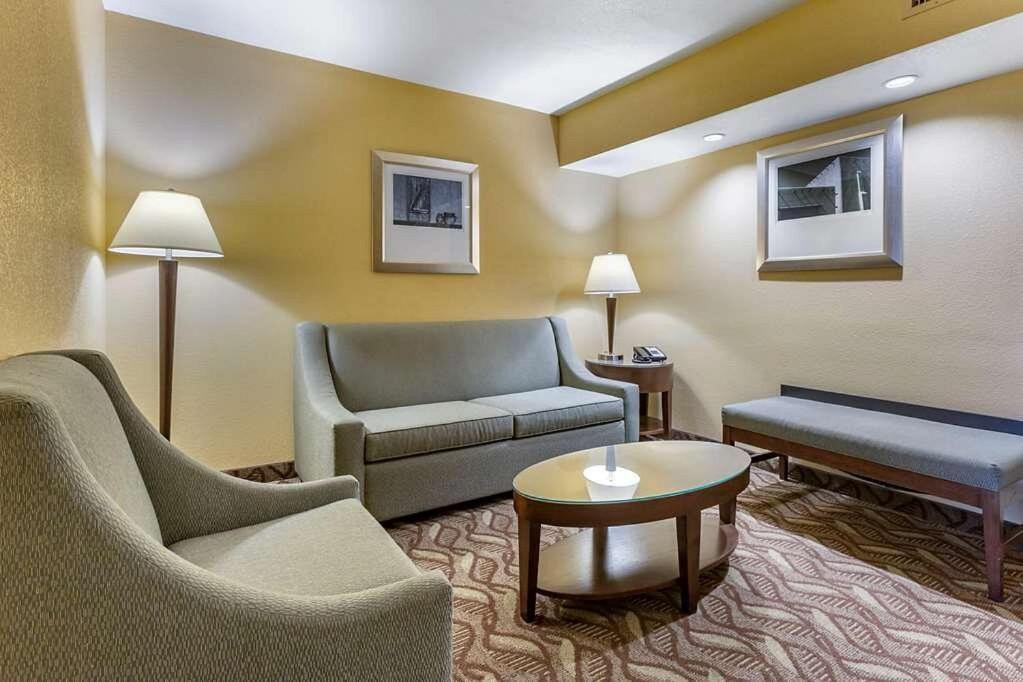 Clarion Inn & Suites, Roswell Zewnętrze zdjęcie